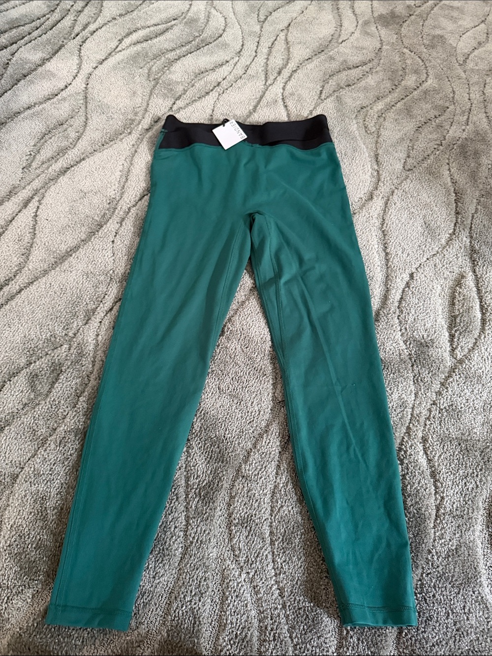 Bandier Teal Green Active Leggings with Black Waistband nwt medium